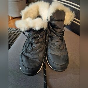 Sorel Whitney short boots - women sz 10